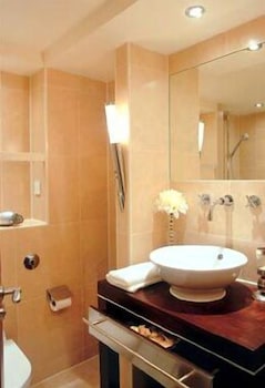 Montcalm Chilworth Townhouse