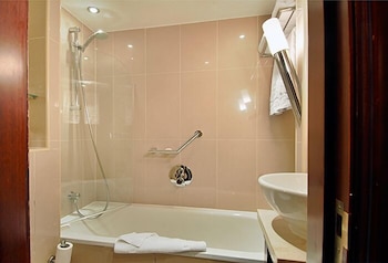 Montcalm Chilworth Townhouse