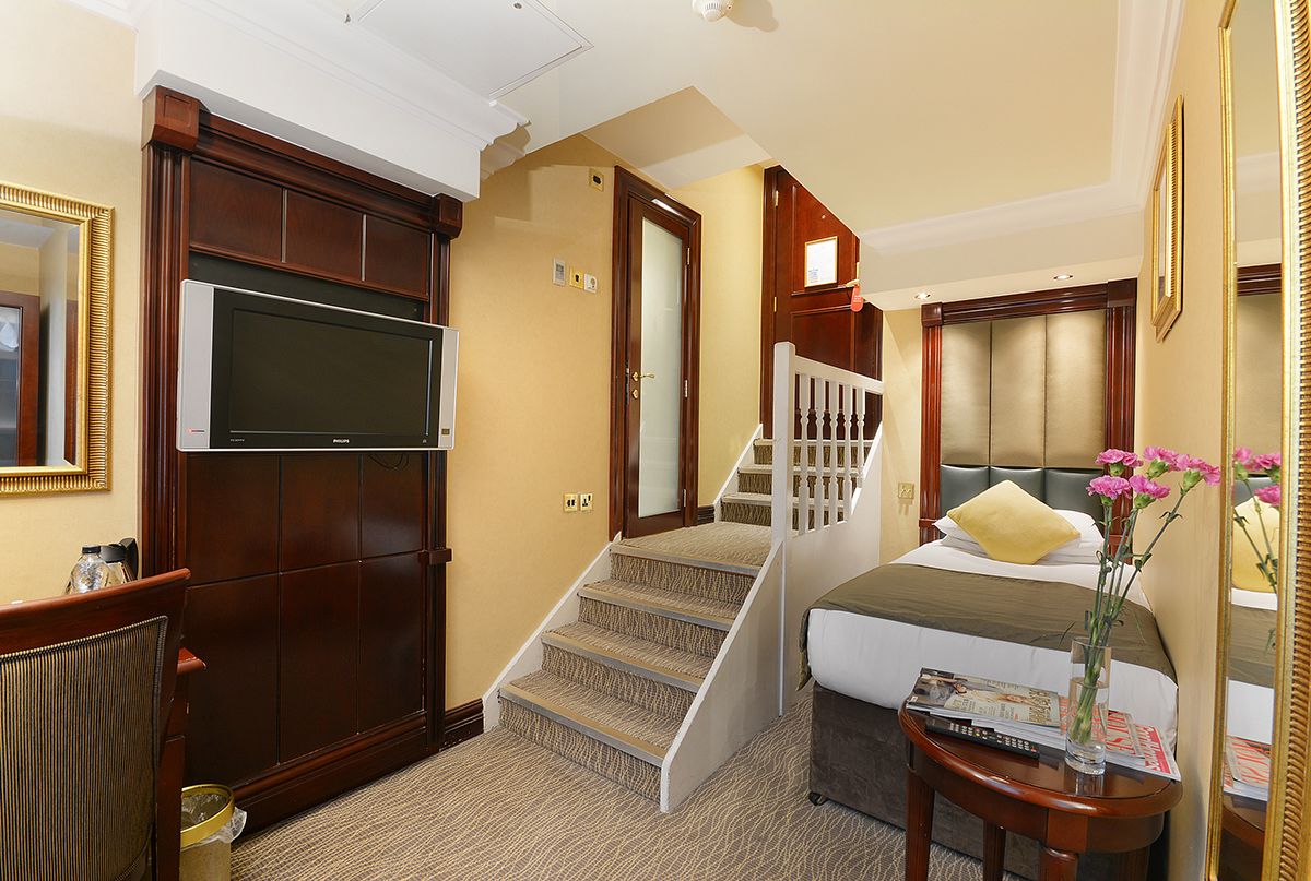 Montcalm Chilworth Townhouse