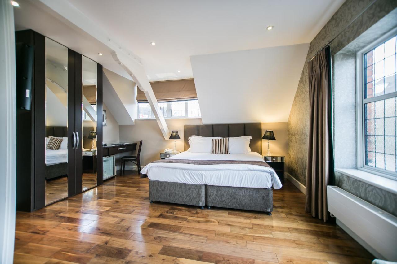 The Pillar Hotel London