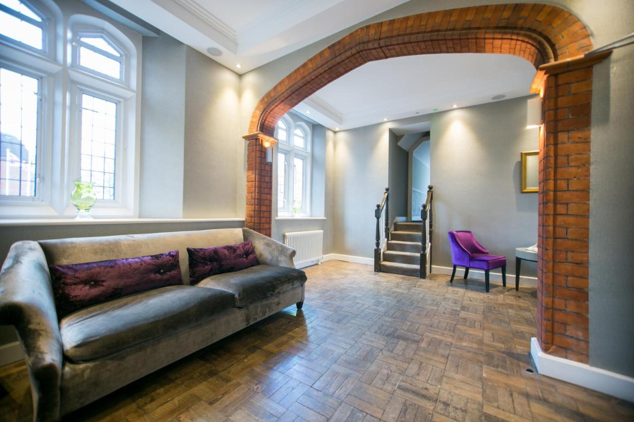 The Pillar Hotel London