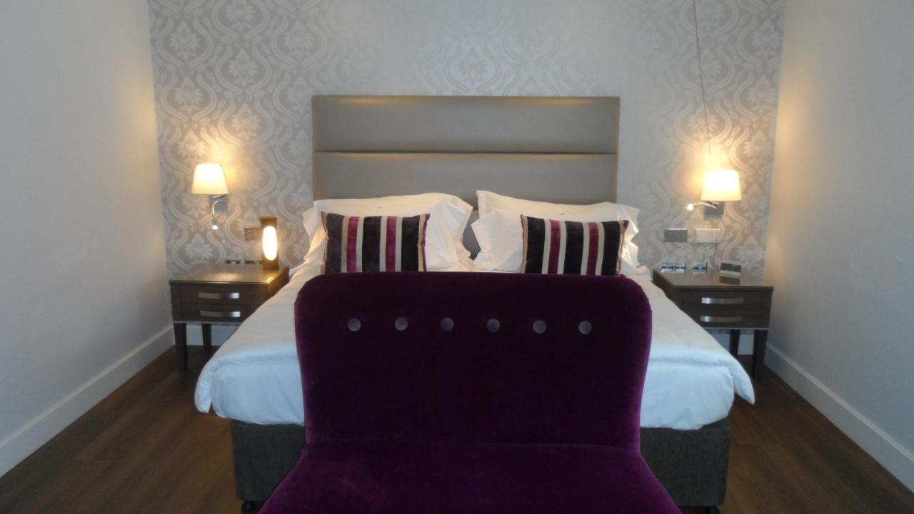 The Pillar Hotel London