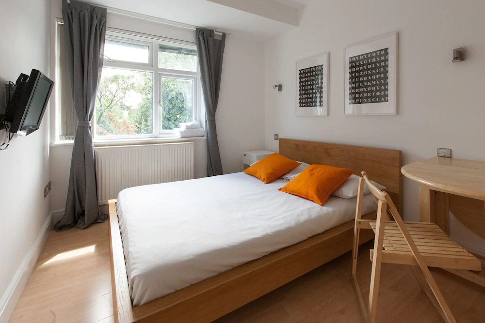 Thirsk Road Studios by EveryWhere to Sleep London