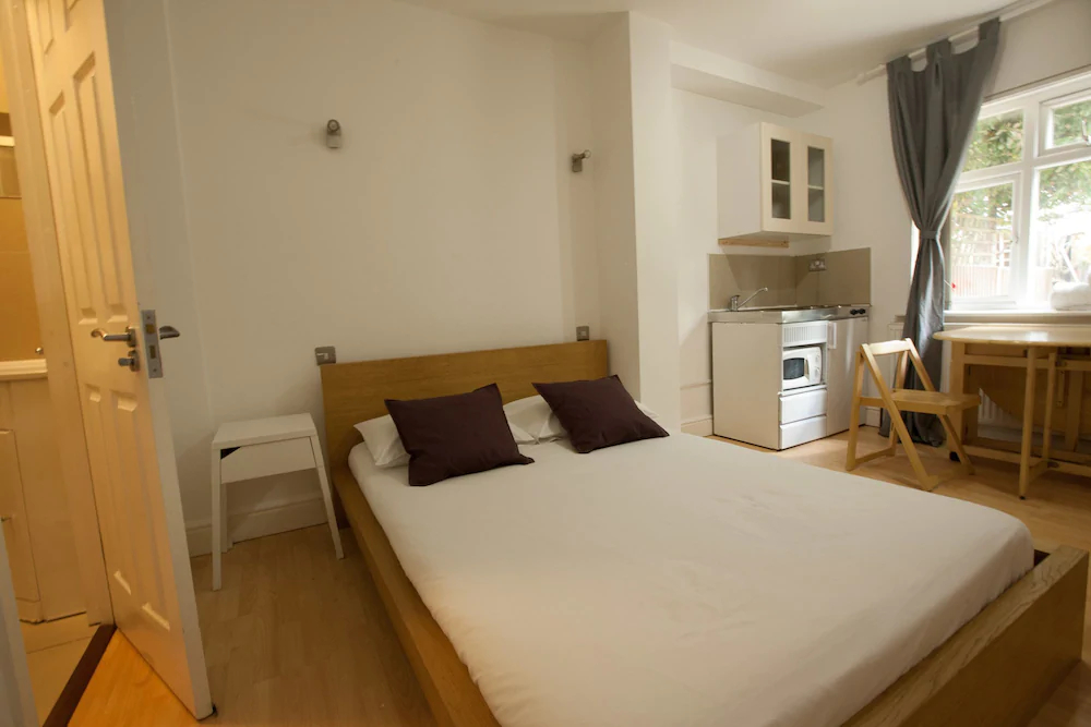Thirsk Road Studios by EveryWhere to Sleep London