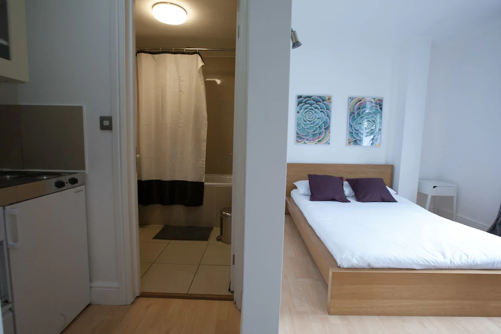 Thirsk Road Studios by EveryWhere to Sleep London