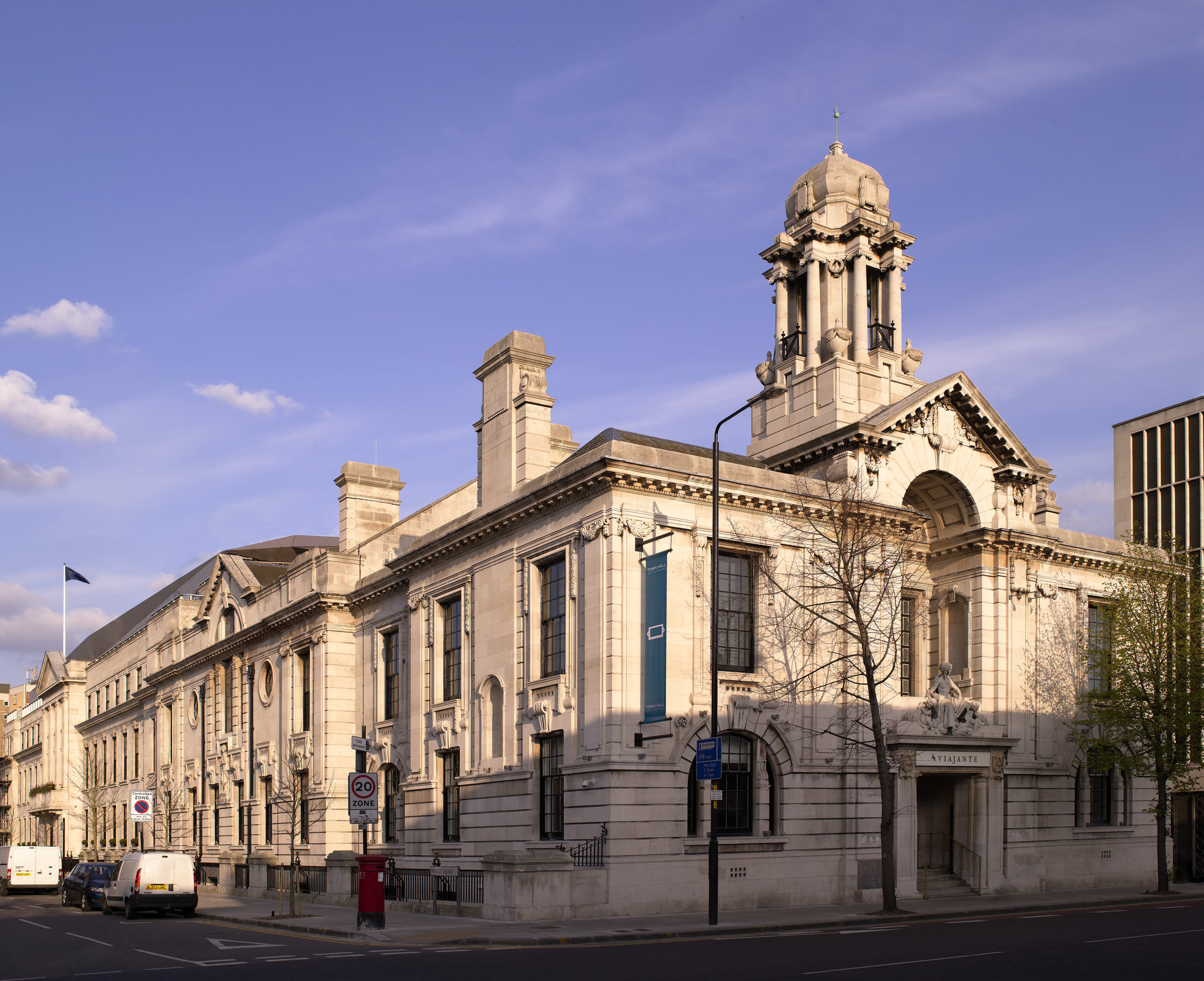 Town Hall Hotel