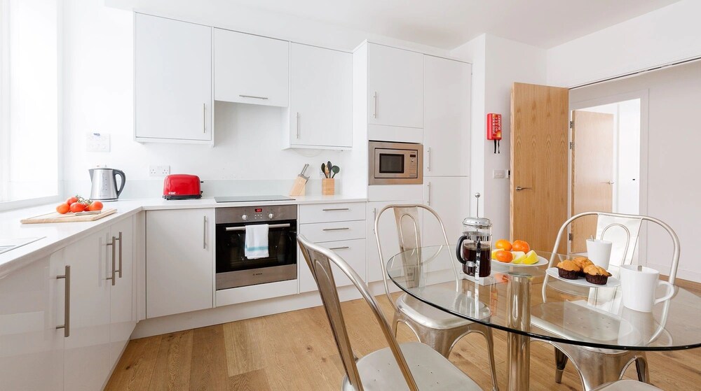 Urban Stay Lovat Lane Apartments