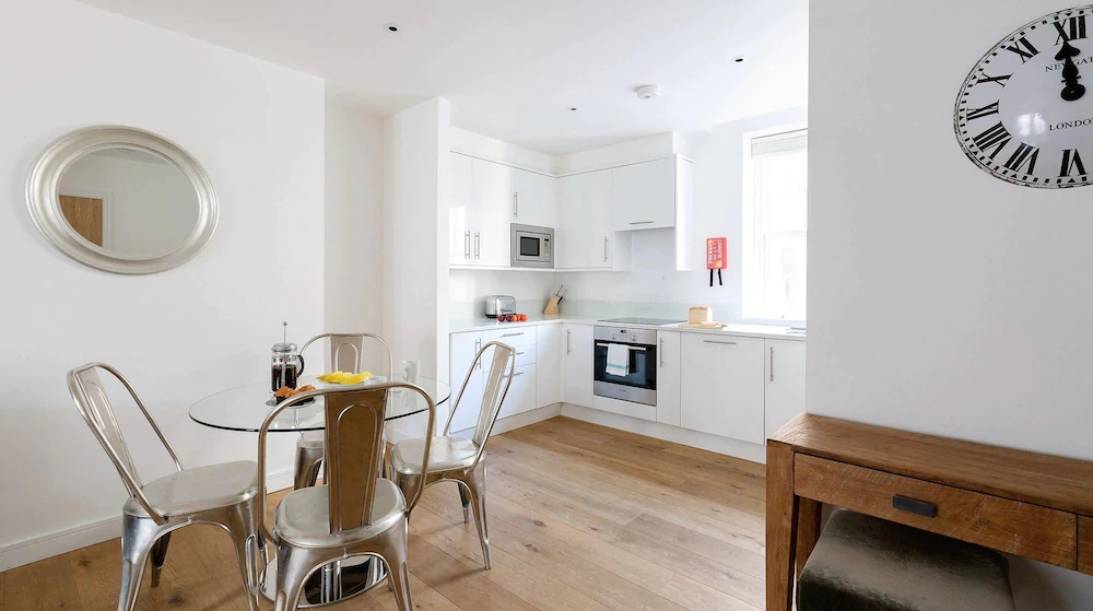 Urban Stay Lovat Lane Apartments