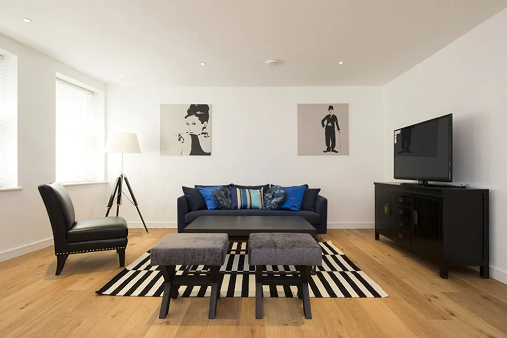 Urban Stay Lovat Lane Apartments