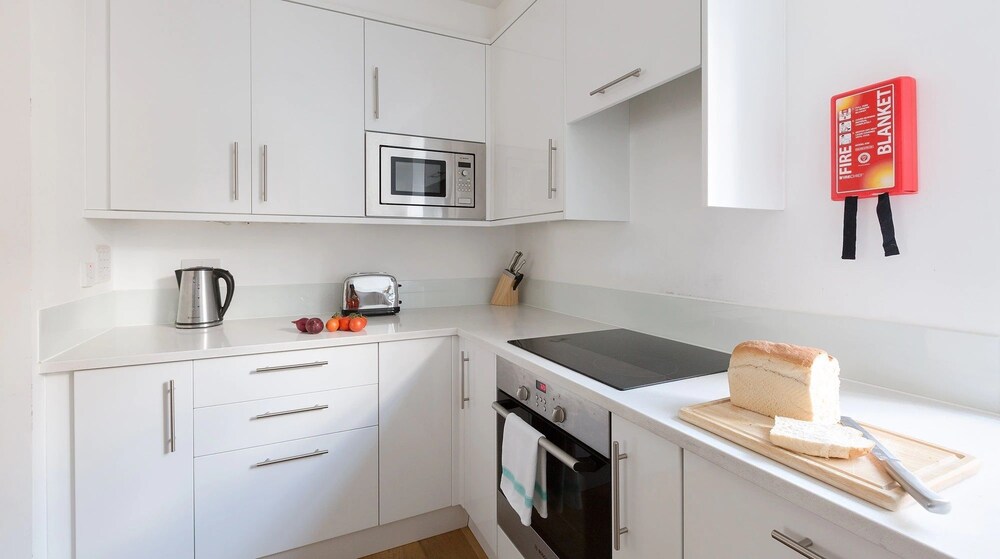 Urban Stay Lovat Lane Apartments