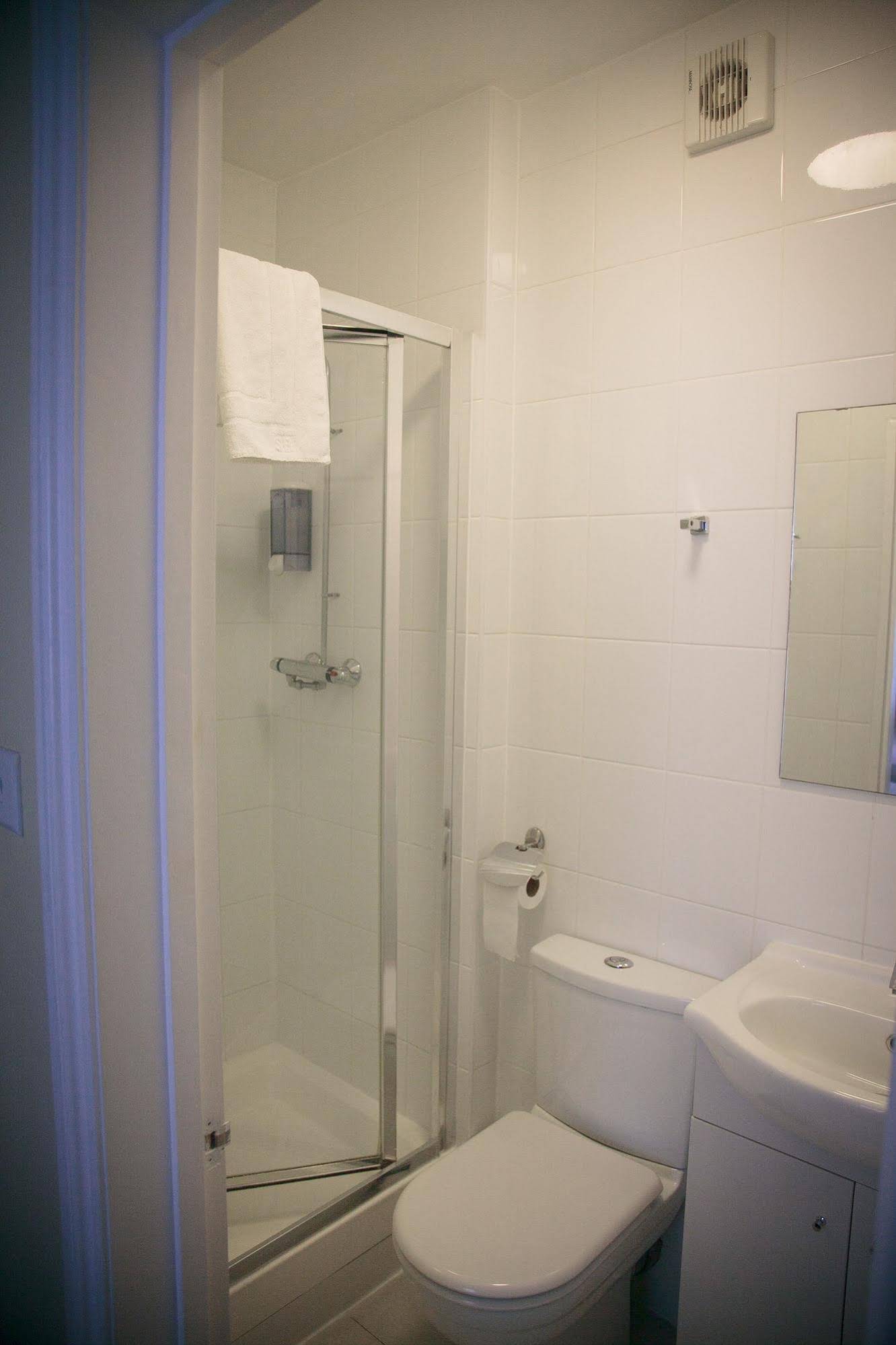 Victoria Inn London