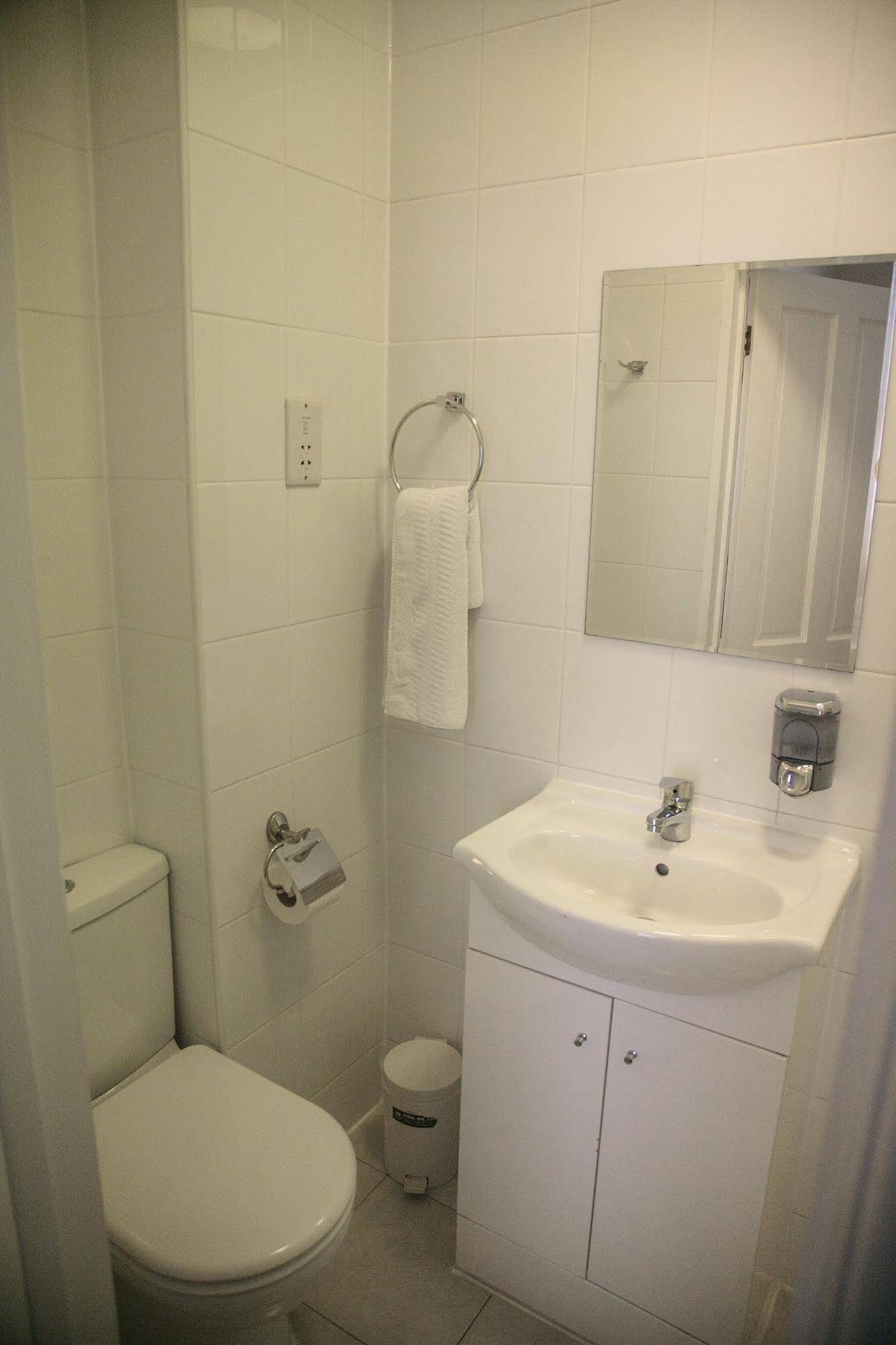 Victoria Inn London