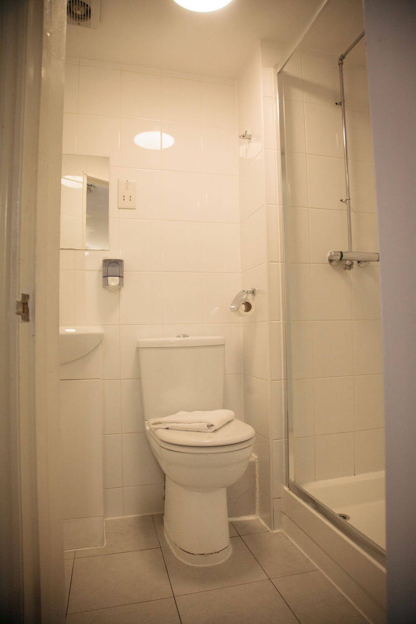 Victoria Inn London