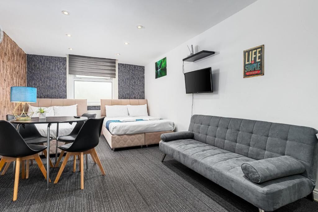 Whitechapel Grand