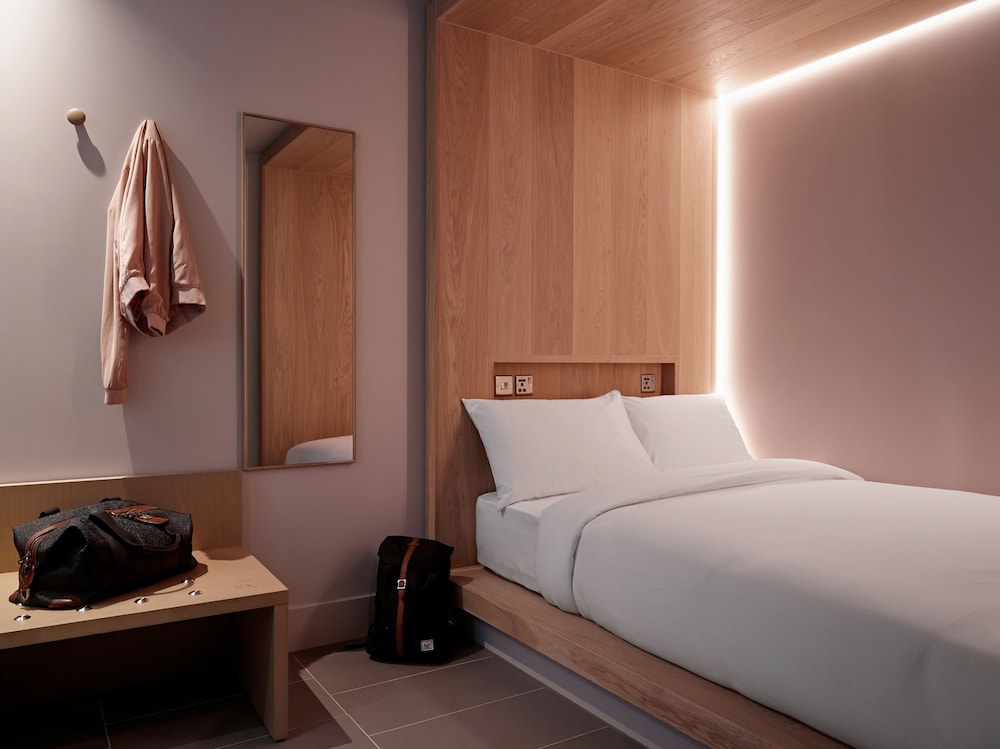 Zedwell Piccadilly