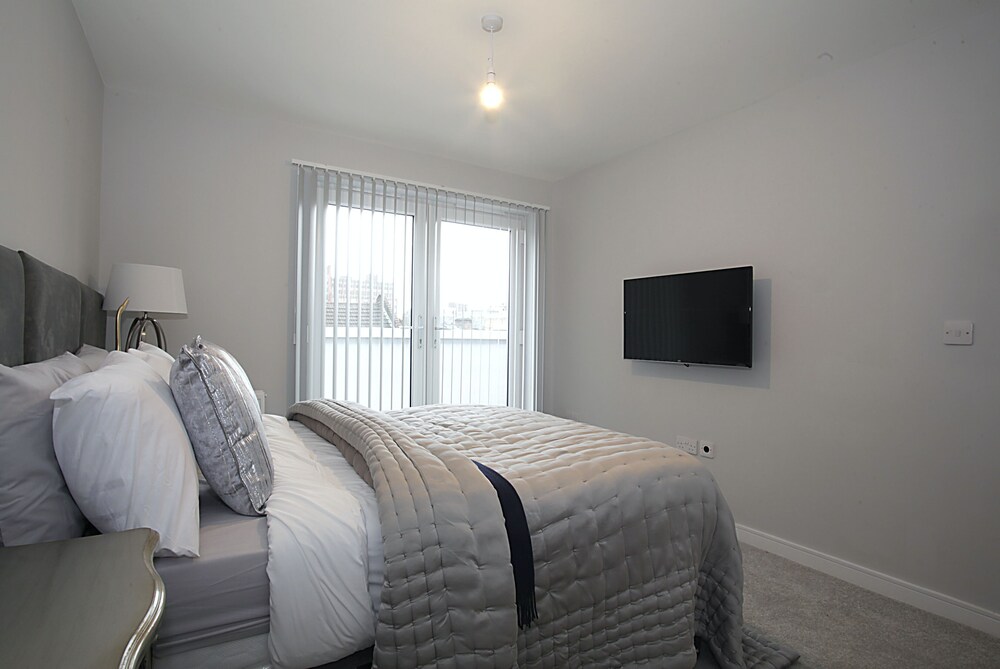 Aspen Lloyd Luxury Apartments