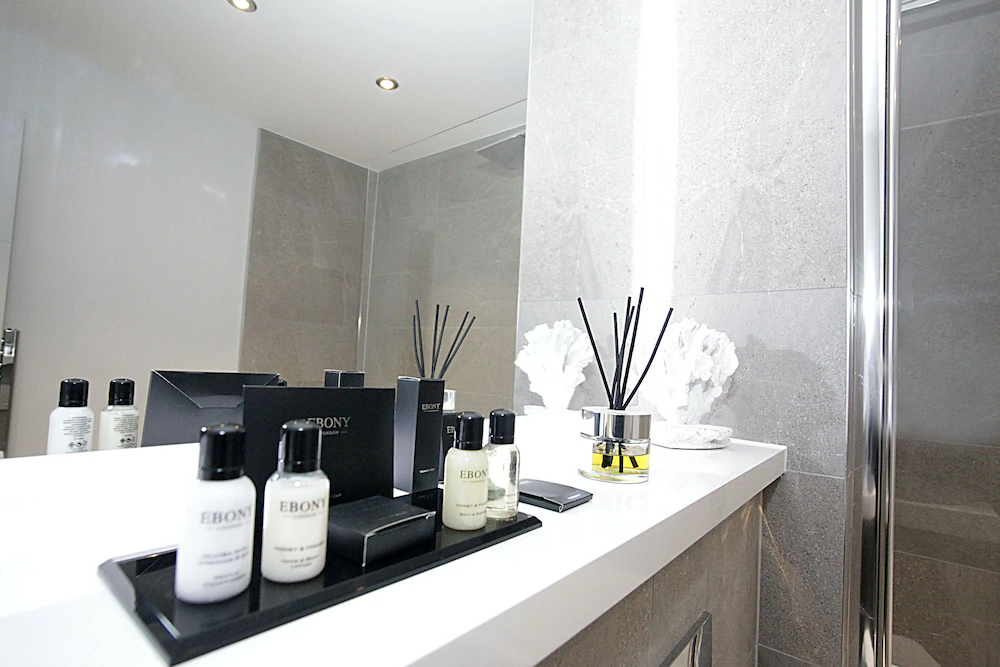 Aspen Lloyd Luxury Apartments