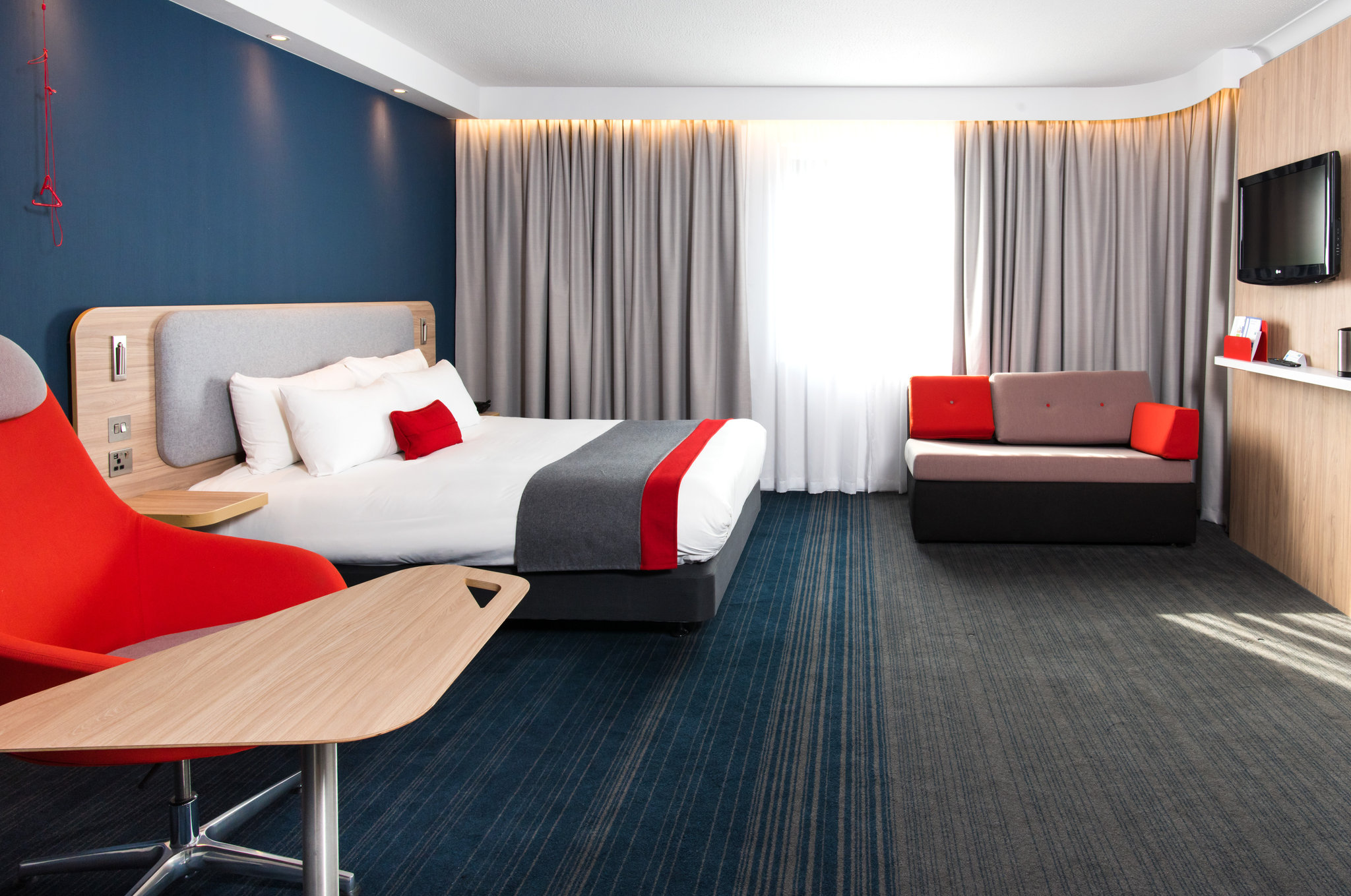 Holiday Inn Express London - Luton Airport