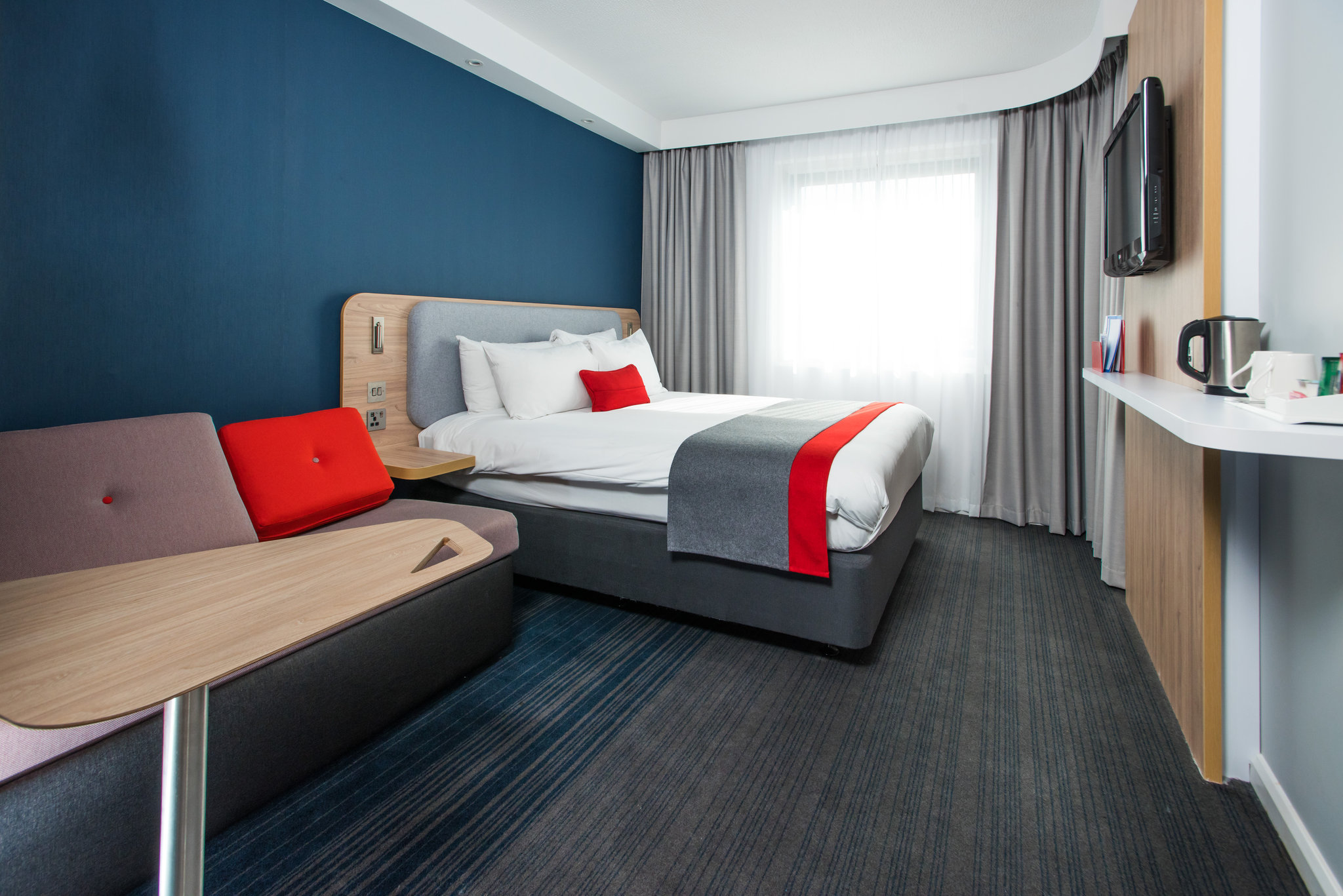 Holiday Inn Express London - Luton Airport