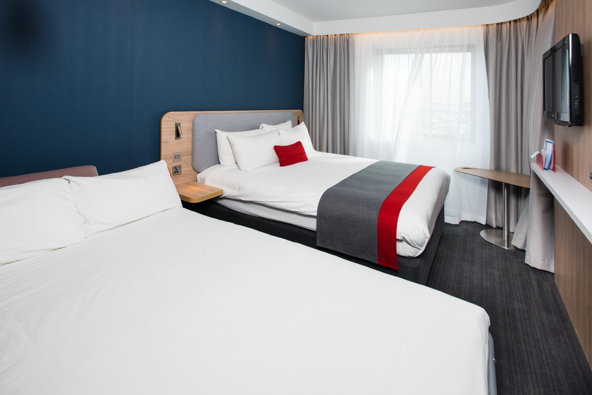 Holiday Inn Express London - Luton Airport