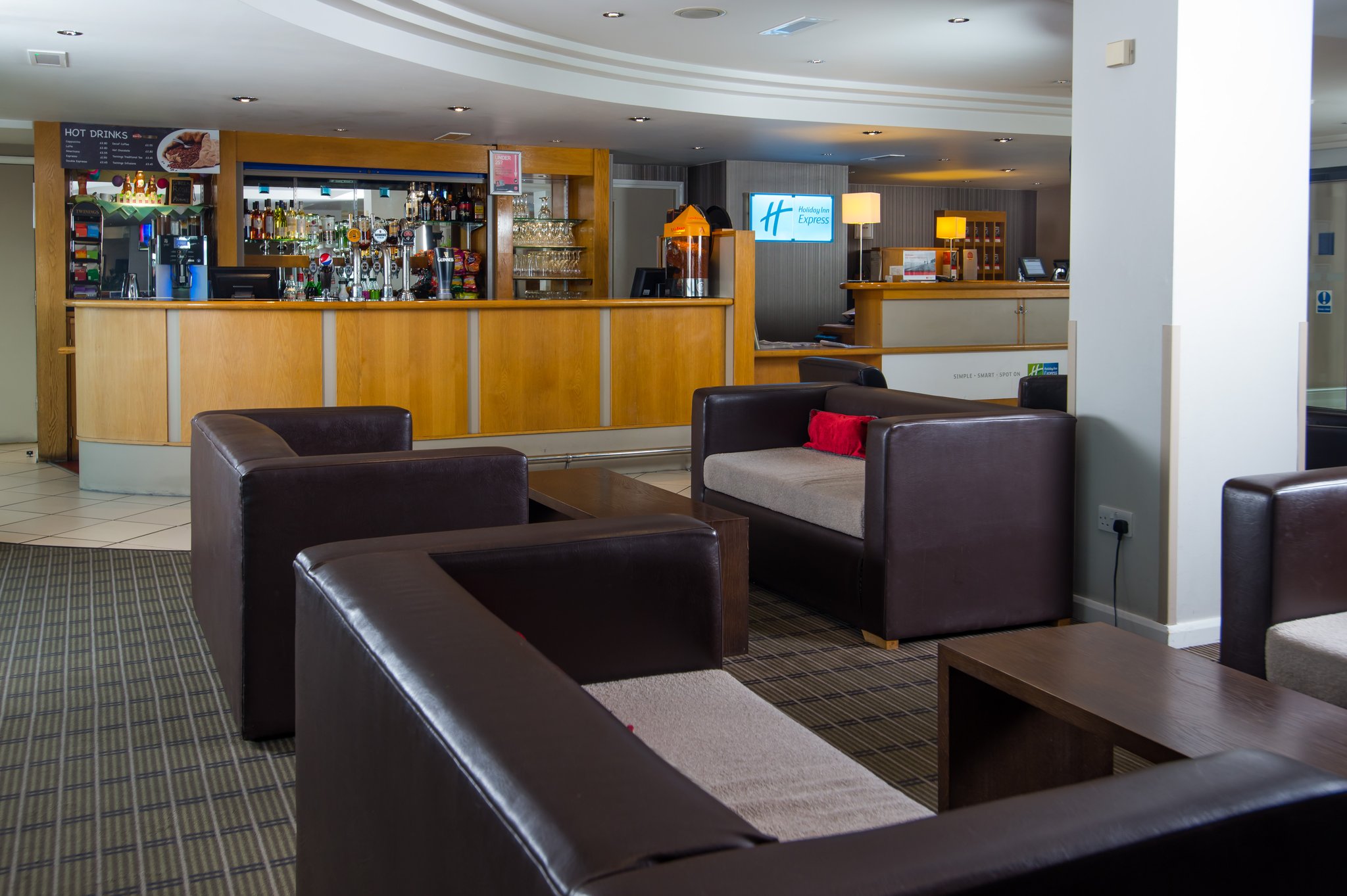 Holiday Inn Express London - Luton Airport