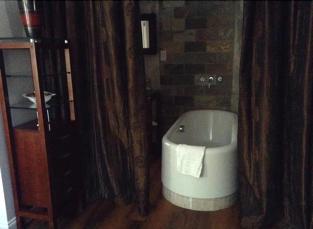 Leaside Hotel