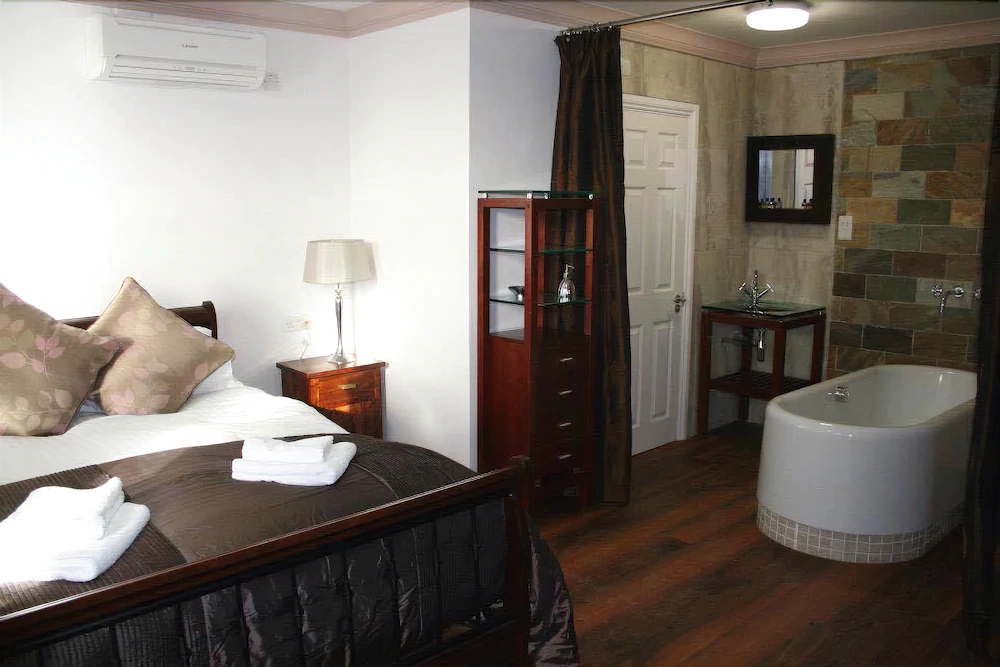 Leaside Hotel