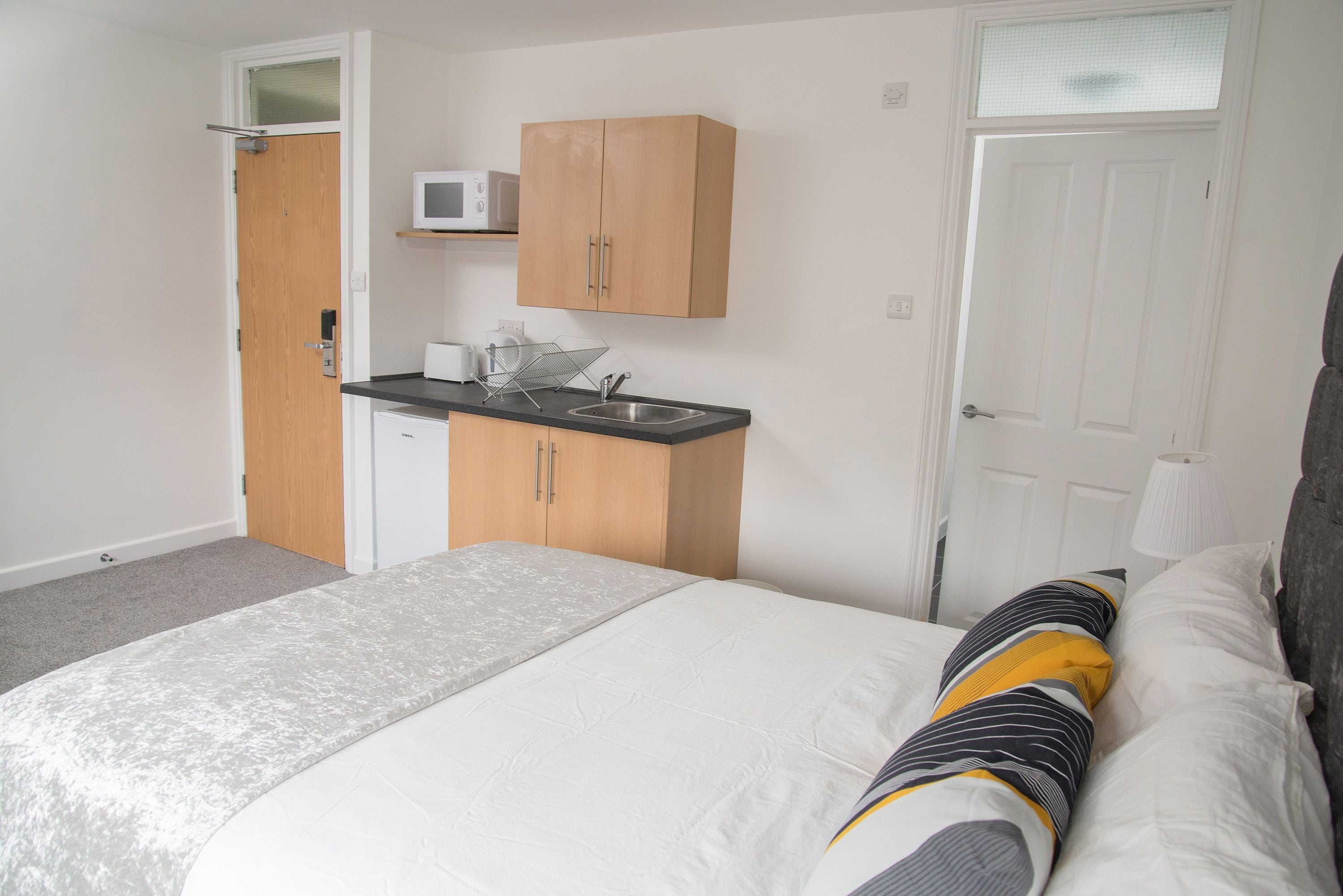 TLK Apartments and Hotel