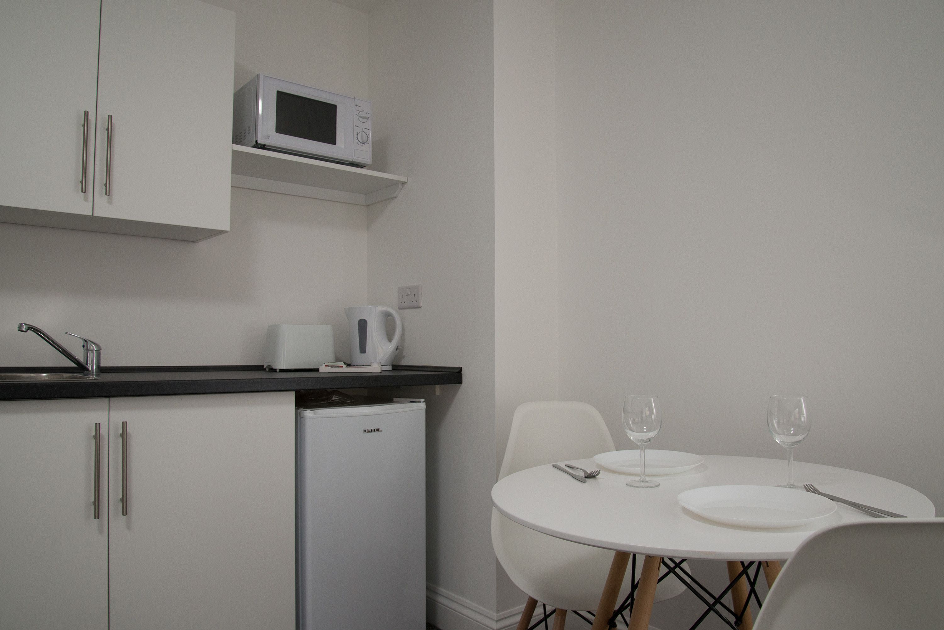 TLK Apartments and Hotel