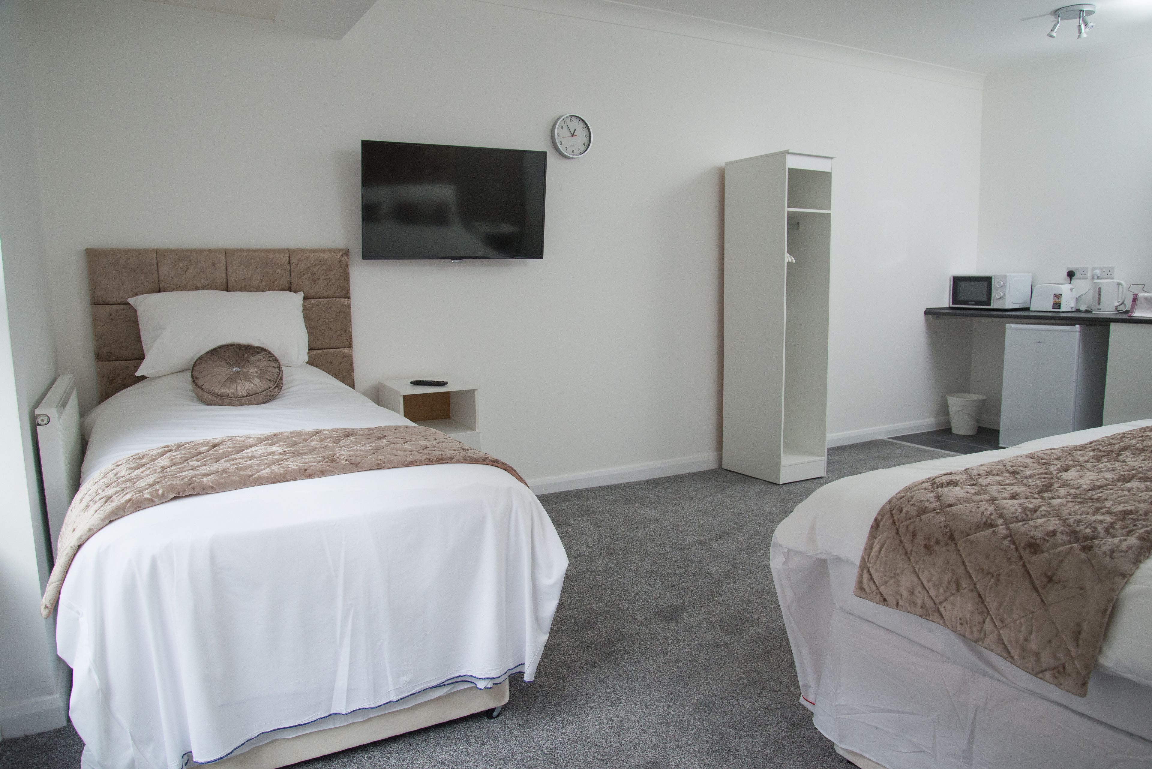 TLK Apartments and Hotel