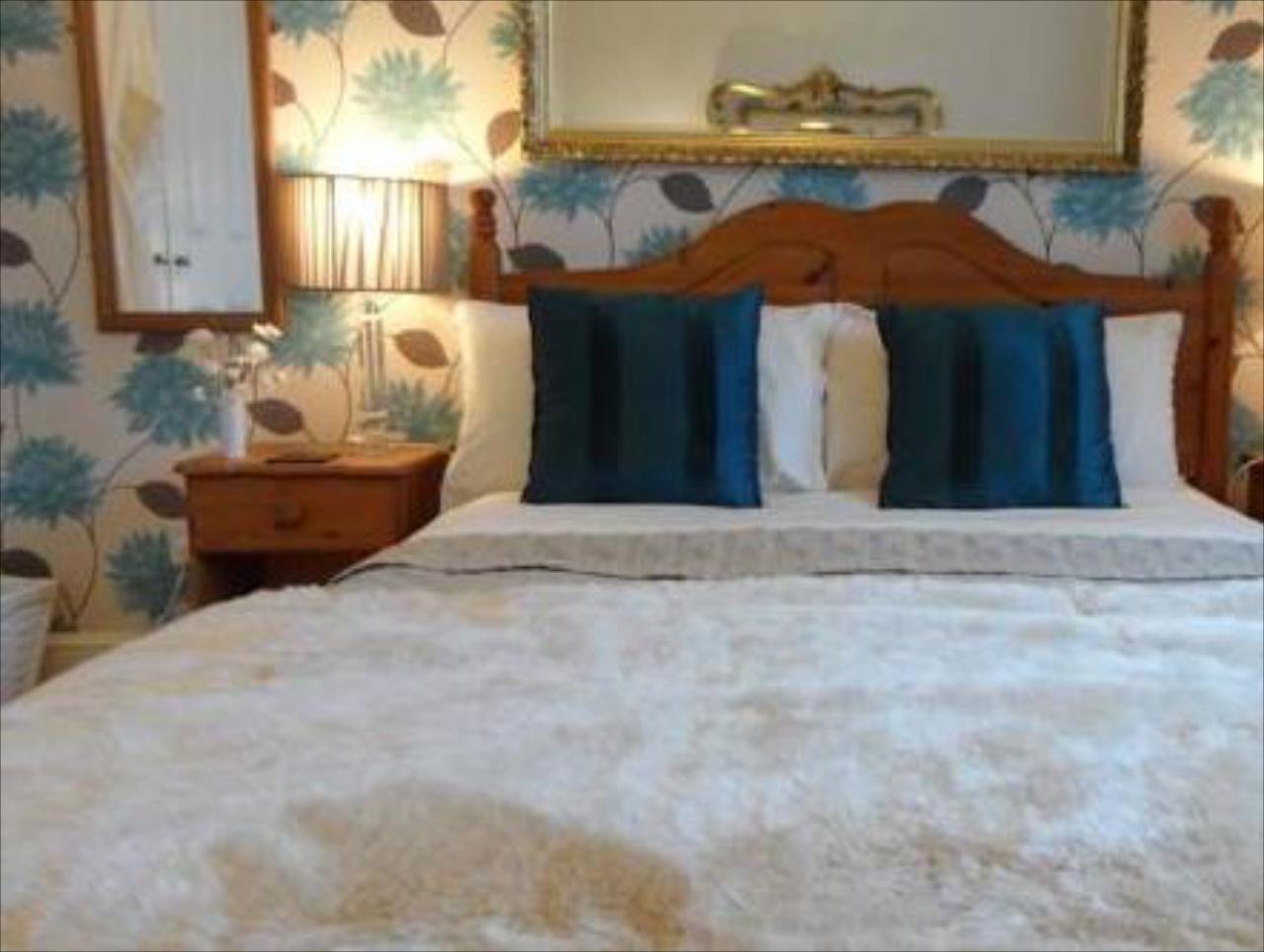 Abodes Bed and Breakfast