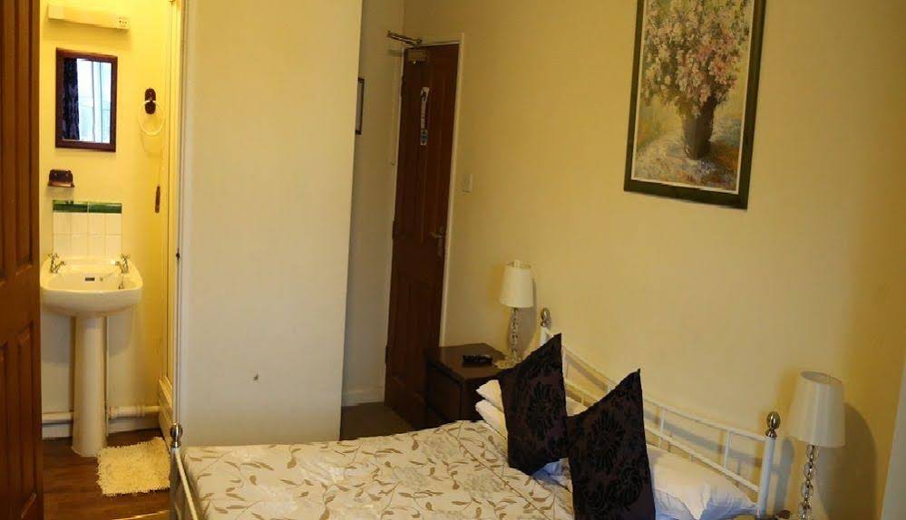 All Seasons Guest House