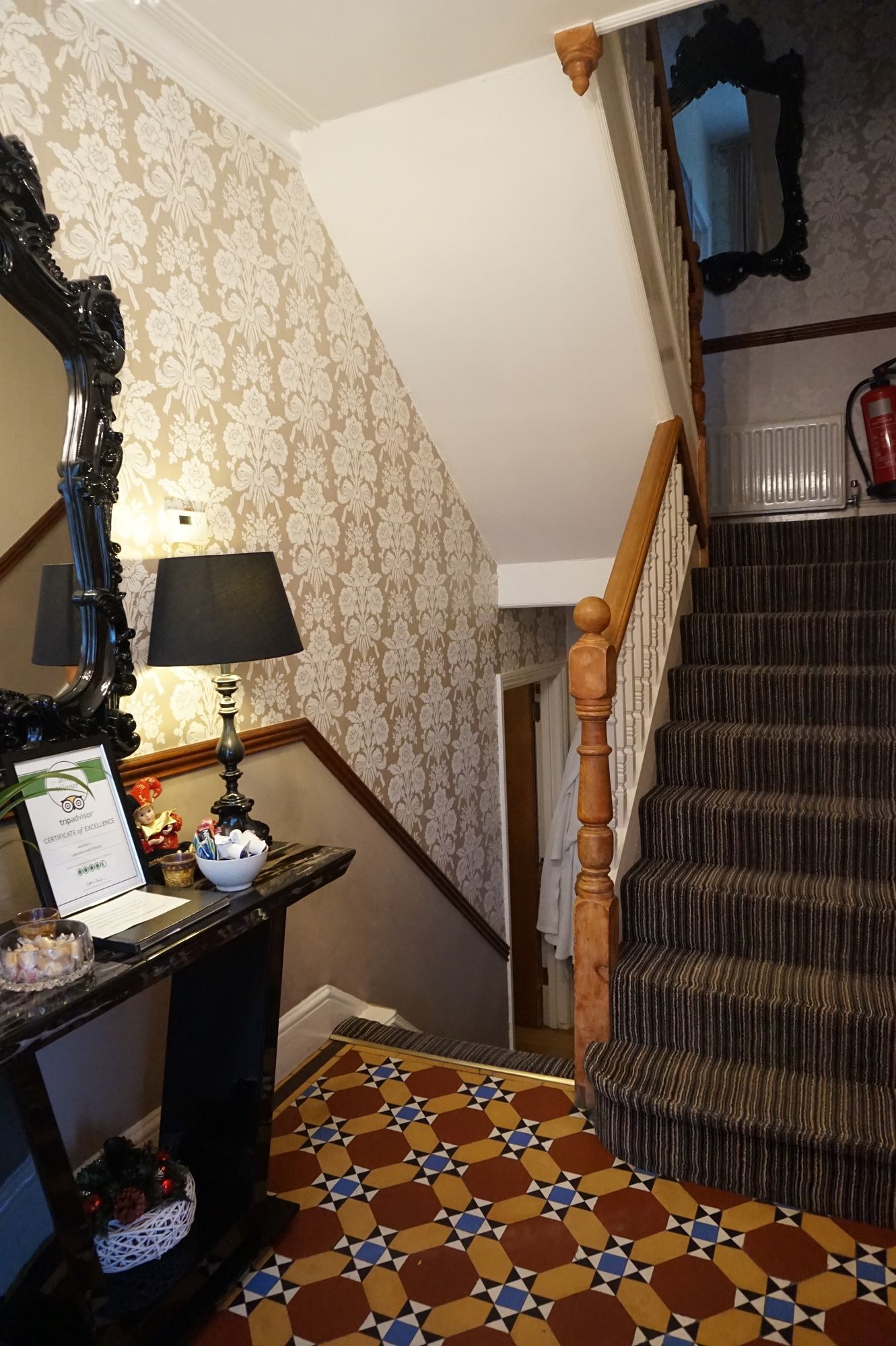 Lakeside Guesthouse