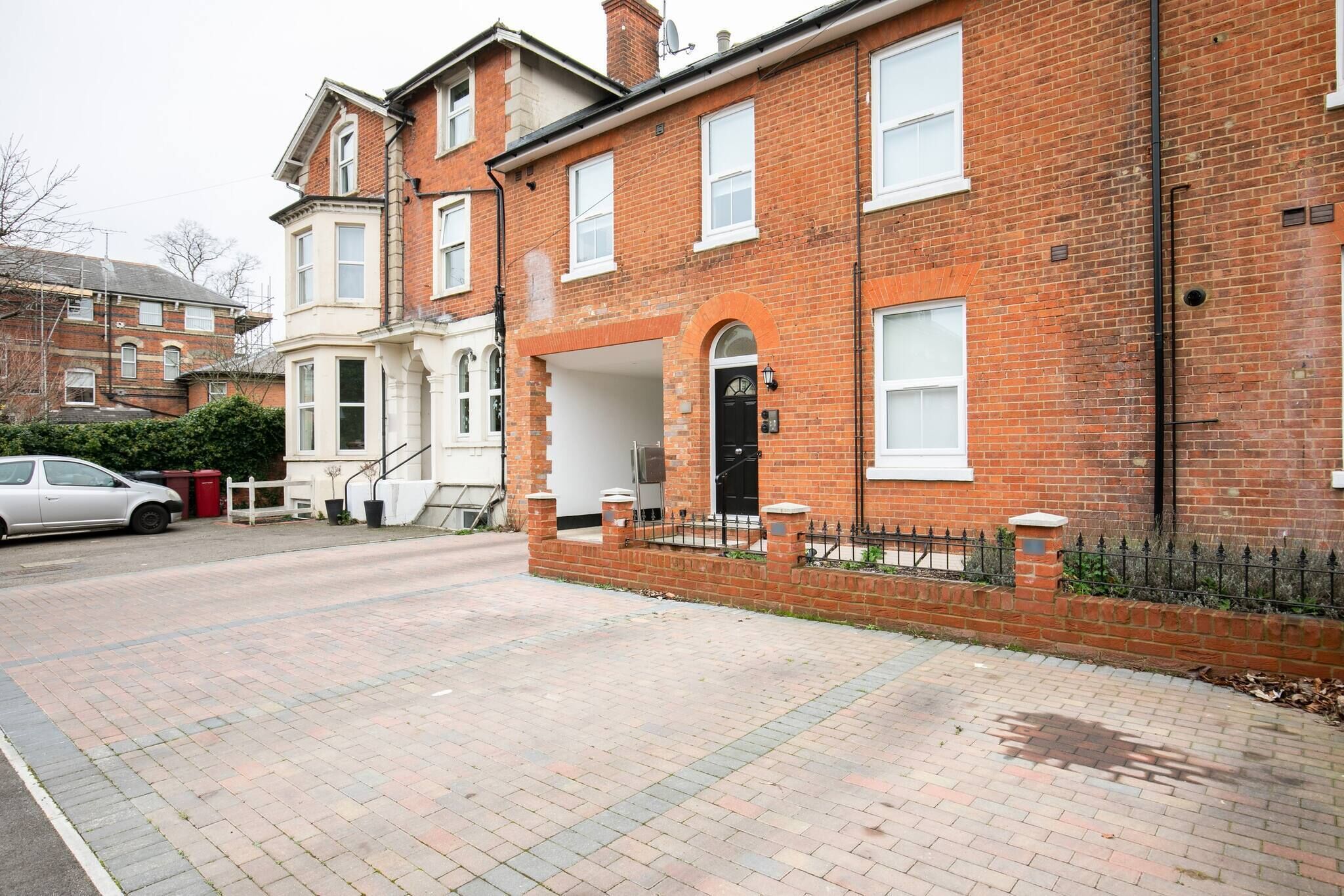 Helena Luxury Serviced Apartment
