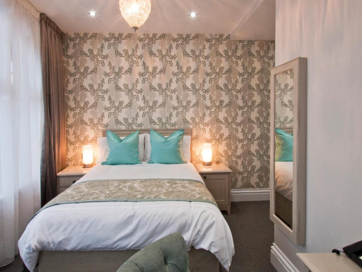 W12 Rooms