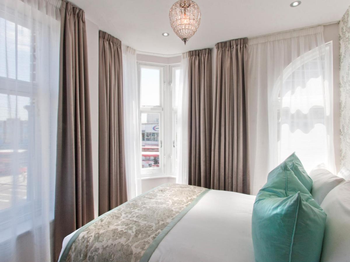 W12 Rooms