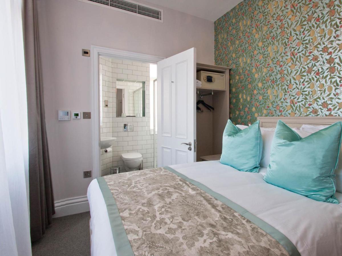 W12 Rooms
