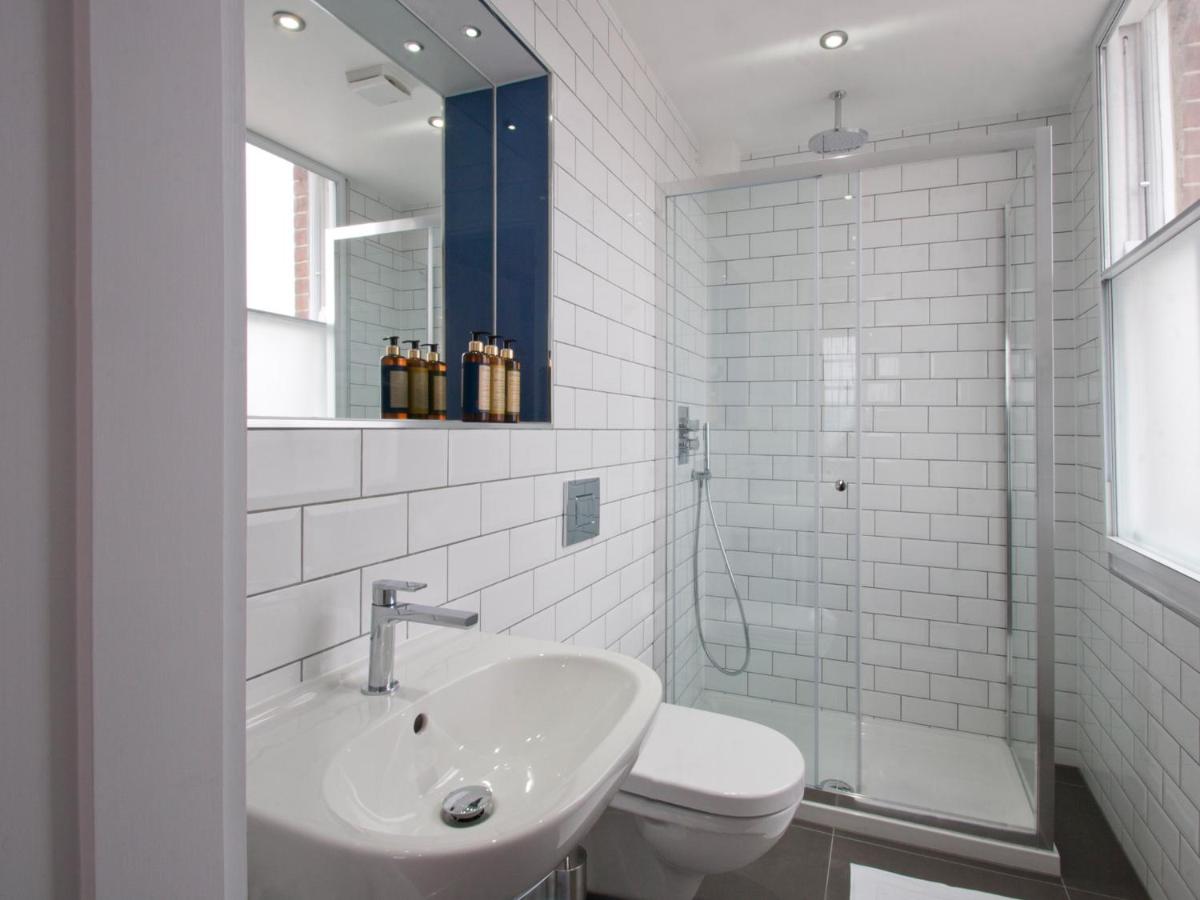 W12 Rooms