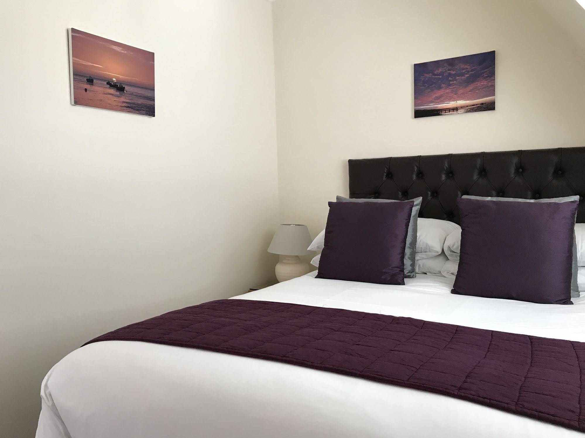 The Camelia Hotel & Restaurant
