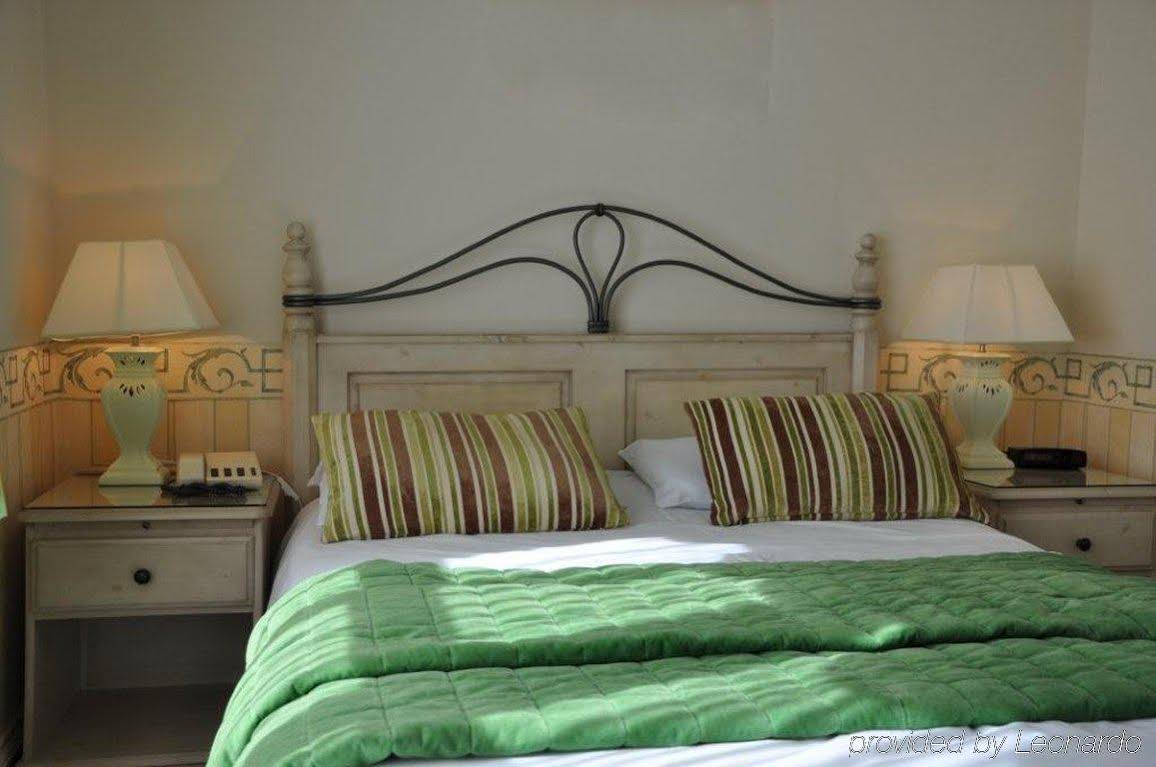 The Camelia Hotel & Restaurant
