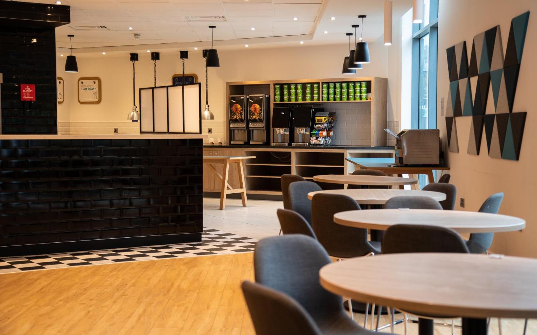 Holiday Inn Express London - Stansted Airport