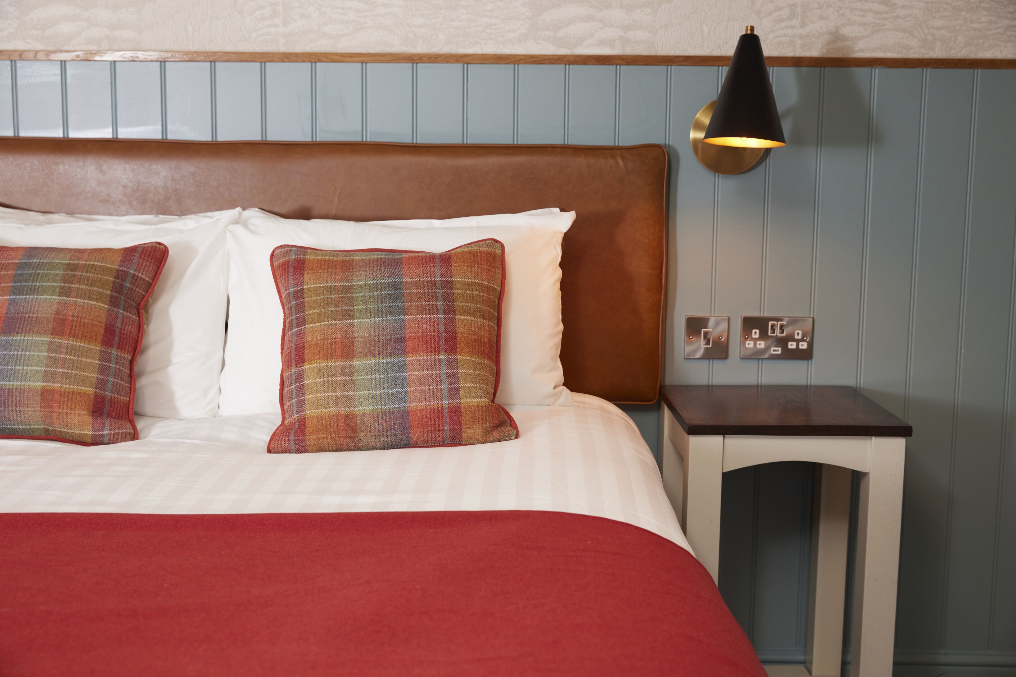 Feathers Inn