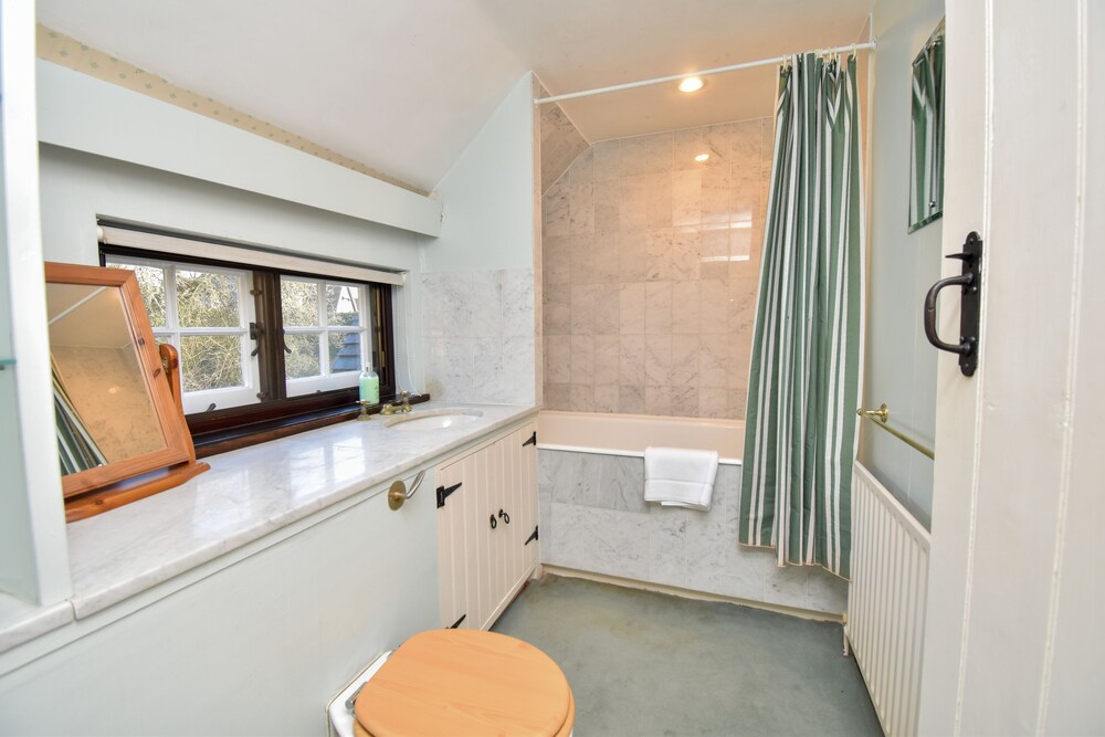 17Th Century Cottage