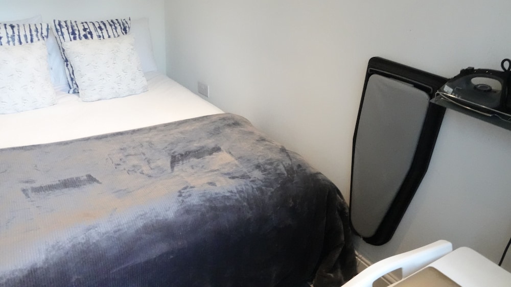 Grand Airport Ensuites