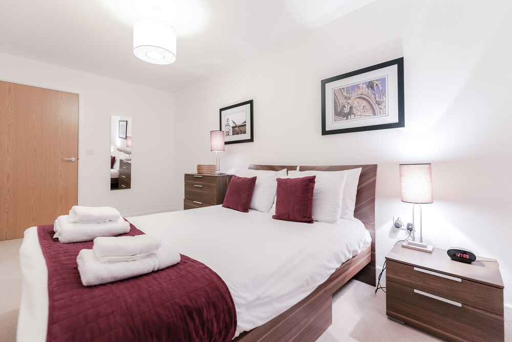 The Hurley by Roomspace Apartments