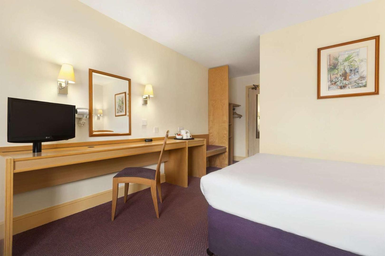 Days Inn by Wyndham Sevenoaks Clacket Lane