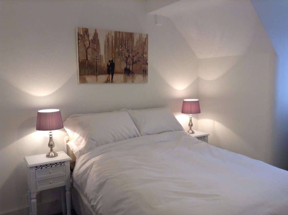 Central Windsor Apartments