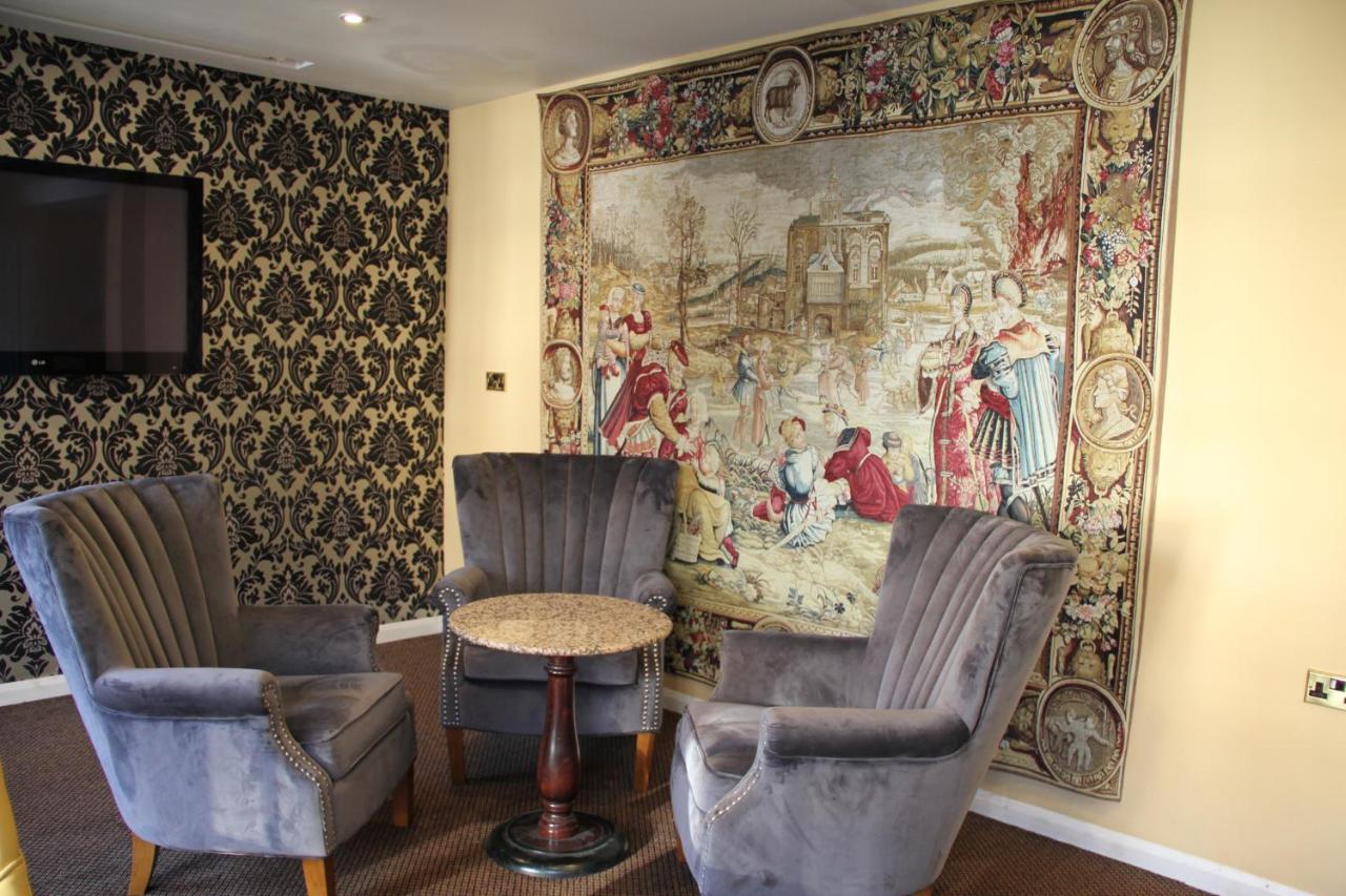 The Royal Adelaide Hotel