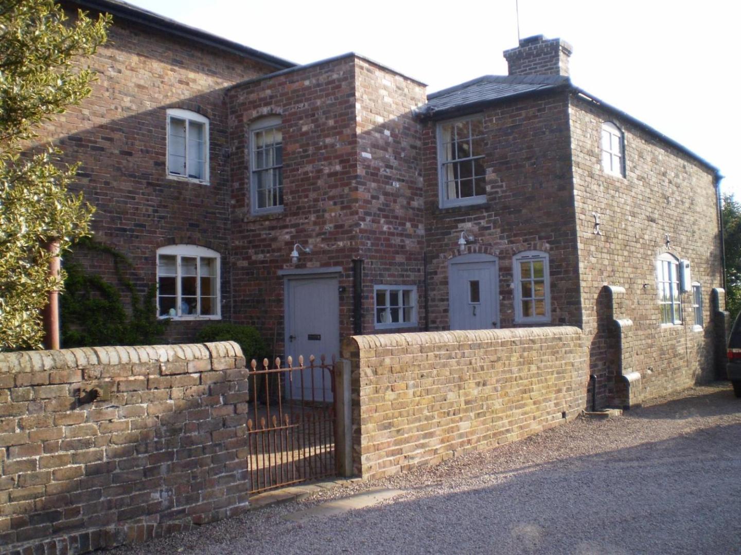 Duken Courtyard Cottage