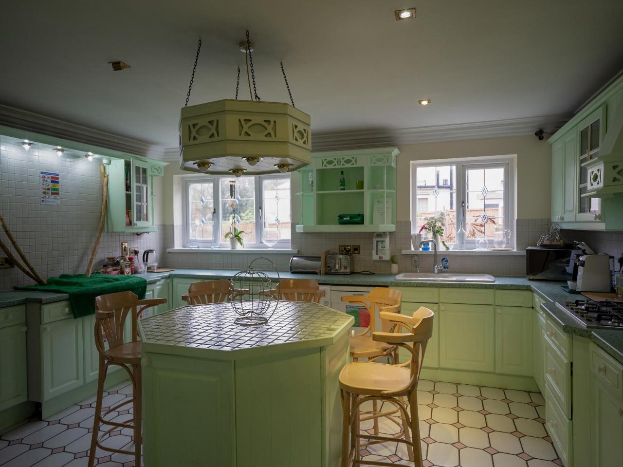 Oak Croft Guesthouse by OYO Rooms